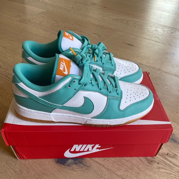 Women’s Nike Dunk Low Size 10 Teal-Kumquat - Picture 1 of 5